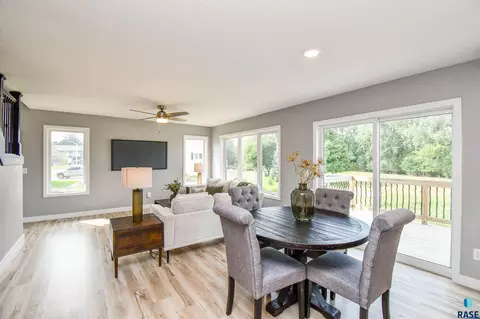 Dining - 5320 E 28th St, Sioux Falls, SD 57110 photo 2 of 2