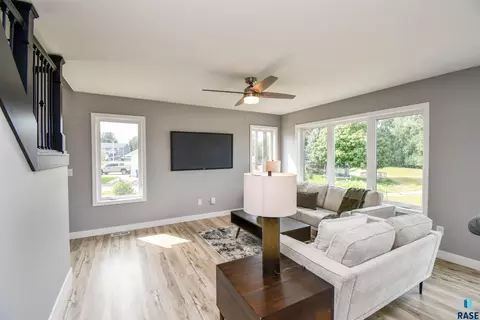 Living - 5320 E 28th St, Sioux Falls, SD 57110 photo 3 of 5