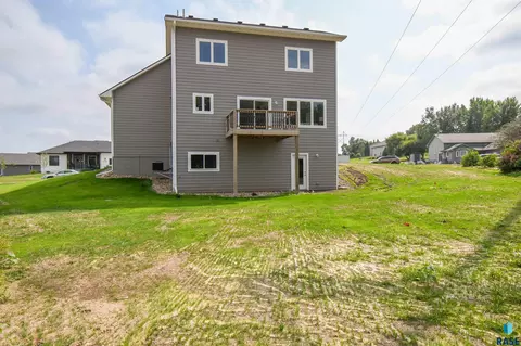 Exterior - 5320 E 28th St, Sioux Falls, SD 57110 photo 7 of 9