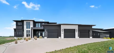 2730 N Swan Cir, Tea, SD 57064