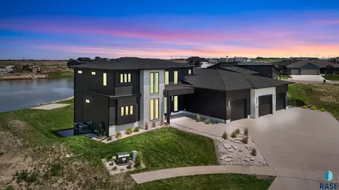 2730 N Swan Cir, Tea, SD 57064