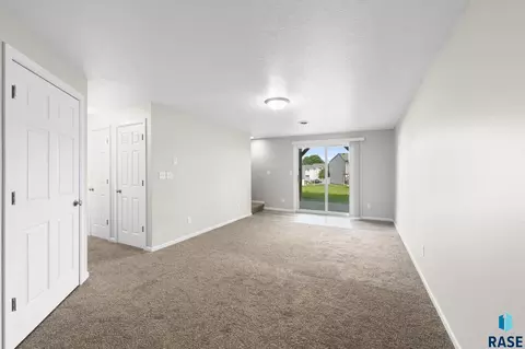 Living - 3076 E Bragstad Dr, Sioux Falls, SD 57103 photo 3 of 3