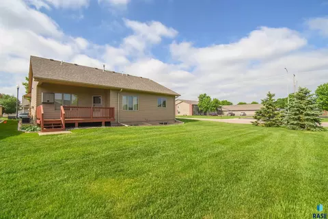 Exterior - 4500 E Kearney Pl, Sioux Falls, SD 57110 photo 3 of 3