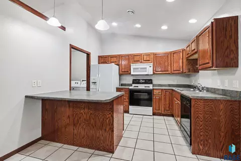Kitchen - 412 N 9th Ave, Brandon, SD 57005 photo 2 of 3