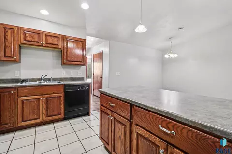 Kitchen - 412 N 9th Ave, Brandon, SD 57005 photo 3 of 3