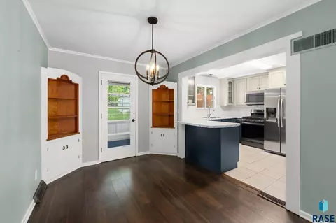 Dining - S Main Ave, Sioux Falls, SD 57105 photo 1 of 1