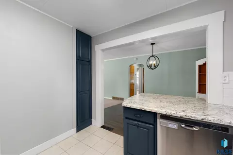 Kitchen - S Main Ave, Sioux Falls, SD 57105 photo 6 of 6