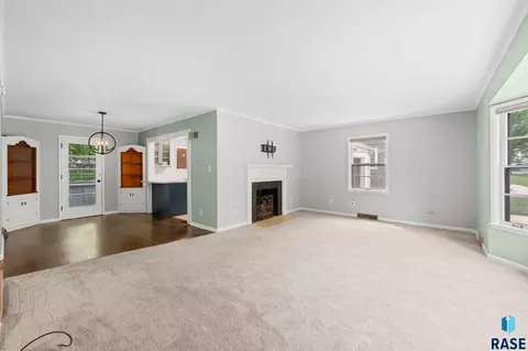 Living - S Main Ave, Sioux Falls, SD 57105 photo 1 of 4