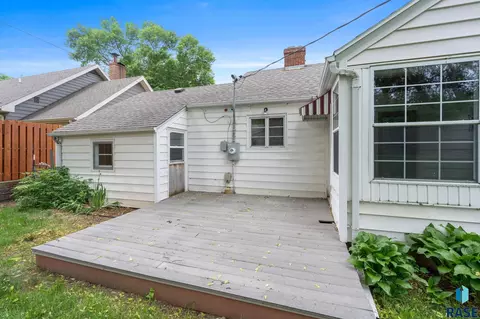 Exterior - S Main Ave, Sioux Falls, SD 57105 photo 3 of 8