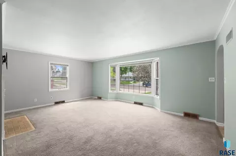 Living - S Main Ave, Sioux Falls, SD 57105 photo 4 of 4