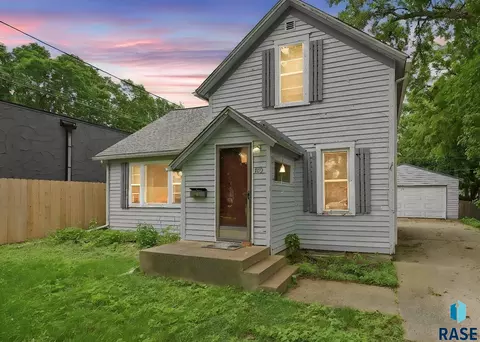 105 E 31st St, Sioux Falls, SD 57105