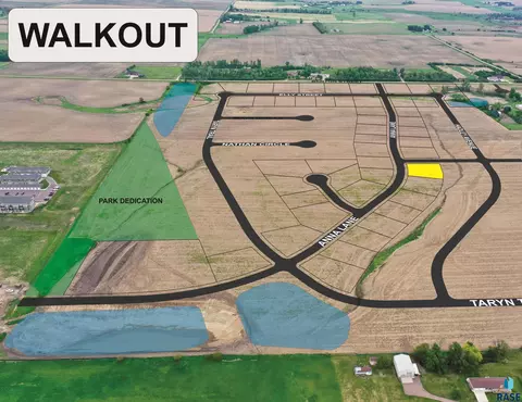 501 Anna Ave, Hartford, SD 57033