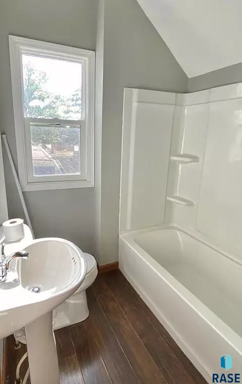 Bath - 1305 S Spring Ave, Sioux Falls, SD 57104 photo 2 of 3