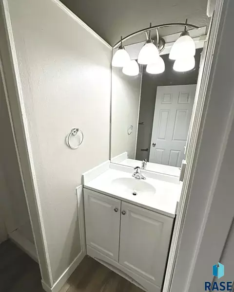 Bath - 1305 S Spring Ave, Sioux Falls, SD 57104 photo 1 of 3