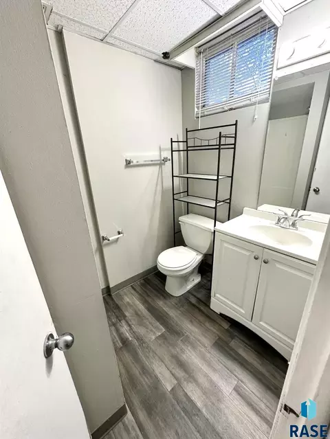 Bath - 1305 S Spring Ave, Sioux Falls, SD 57104 photo 3 of 3