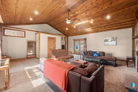 Living - 519 7th St, Hudson, SD 57034 photo 2 of 5