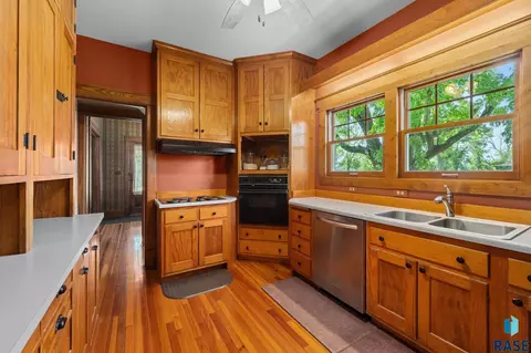 Kitchen - 519 7th St, Hudson, SD 57034 photo 2 of 3