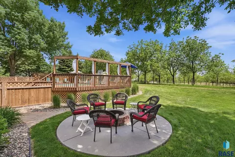 Exterior - 425 Kringen Ave, Baltic, SD 57003 photo 6 of 12