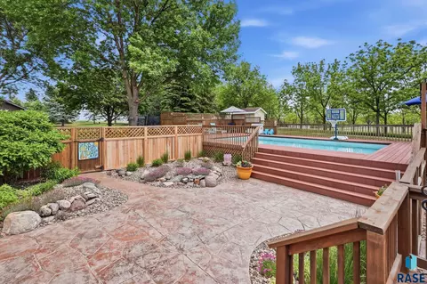 Exterior - 425 Kringen Ave, Baltic, SD 57003 photo 5 of 12