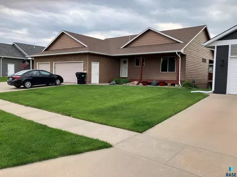 5301 S Solono Ave, Sioux Falls, SD 57108