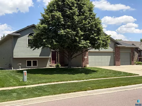 Exterior - S Aftyn Ave, Sioux Falls, SD 57108 photo 3 of 9