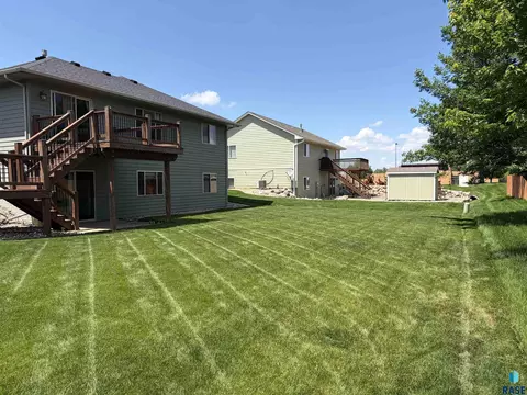 Exterior - S Aftyn Ave, Sioux Falls, SD 57108 photo 7 of 9