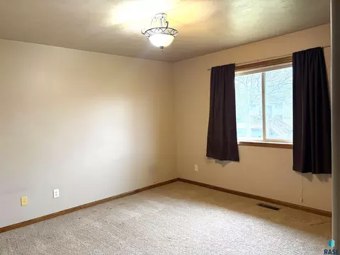 Bedroom - S Aftyn Ave, Sioux Falls, SD 57108 photo 4 of 6