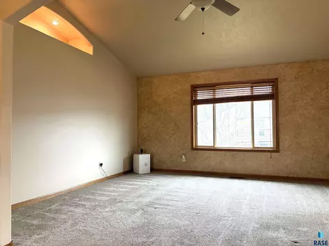 Living - S Aftyn Ave, Sioux Falls, SD 57108 photo 3 of 9