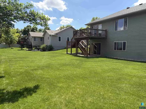 Exterior - S Aftyn Ave, Sioux Falls, SD 57108 photo 8 of 9