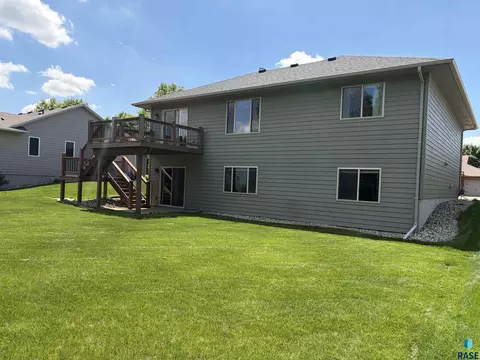 Exterior - S Aftyn Ave, Sioux Falls, SD 57108 photo 5 of 9
