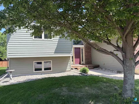 Exterior - S Aftyn Ave, Sioux Falls, SD 57108 photo 6 of 9