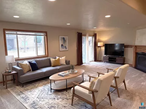 Living - S Aftyn Ave, Sioux Falls, SD 57108 photo 2 of 9