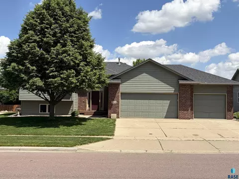 7504 S Aftyn Ave, Sioux Falls, SD 57108