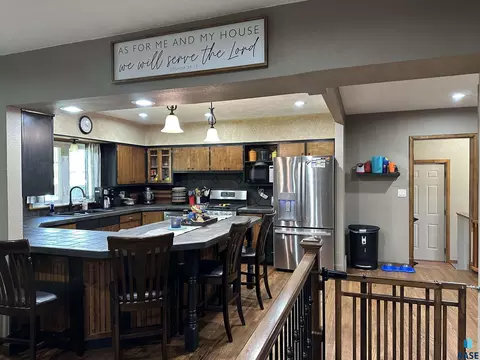 Kitchen - 533 S Juniper St, Freeman, SD 57029 photo 3 of 10