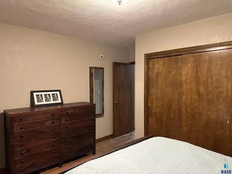 Bedroom - 533 S Juniper St, Freeman, SD 57029 photo 6 of 8