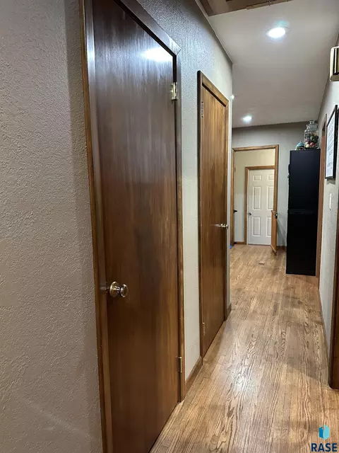 Entry Way - 533 S Juniper St, Freeman, SD 57029 photo 7 of 7