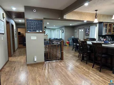 Entry Way - 533 S Juniper St, Freeman, SD 57029 photo 3 of 7