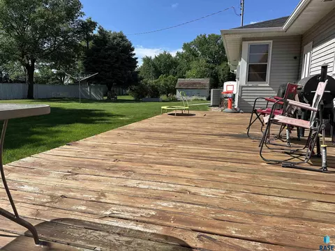 Exterior - 533 S Juniper St, Freeman, SD 57029 photo 8 of 11