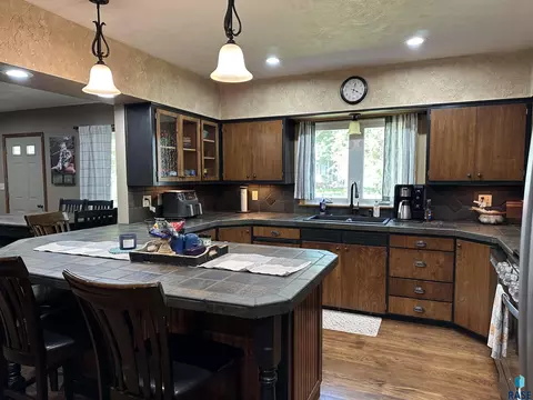 Kitchen - 533 S Juniper St, Freeman, SD 57029 photo 2 of 10