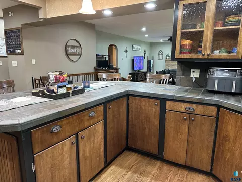 Kitchen - 533 S Juniper St, Freeman, SD 57029 photo 7 of 10