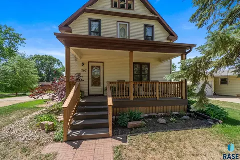 Exterior - 207 S Main, Colman, SD 57017 photo 2 of 5