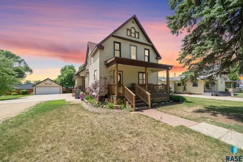 207 S Main, Colman, SD 57017