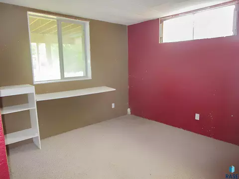 Bedroom - 610 Maple St, Yankton, SD 57078 photo 4 of 4