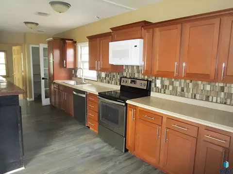 Kitchen - 610 Maple St, Yankton, SD 57078 photo 1 of 1