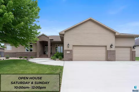 5604 S Josh Wyatt Dr, Sioux Falls, SD 57108