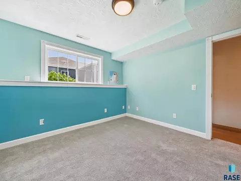 Bedroom - 816 E Pine St, Brandon, SD 57005 photo 4 of 6