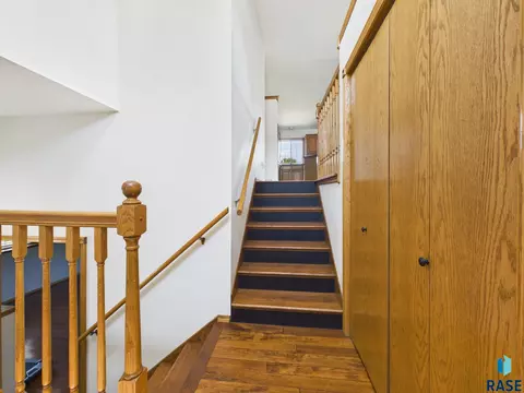Entry Way - 816 E Pine St, Brandon, SD 57005 photo 2 of 2