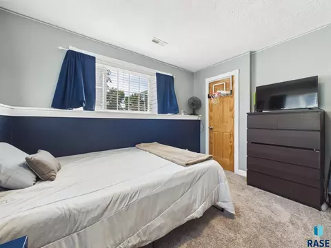 Bedroom - 816 E Pine St, Brandon, SD 57005 photo 6 of 6