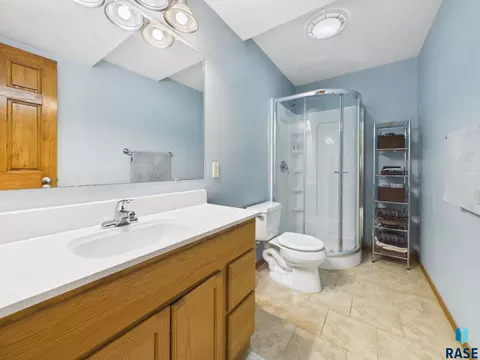 Bath - 816 E Pine St, Brandon, SD 57005 photo 3 of 3