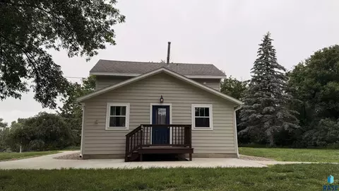 Exterior - 47608 300th St, Alcester, SD 57001 photo 2 of 4
